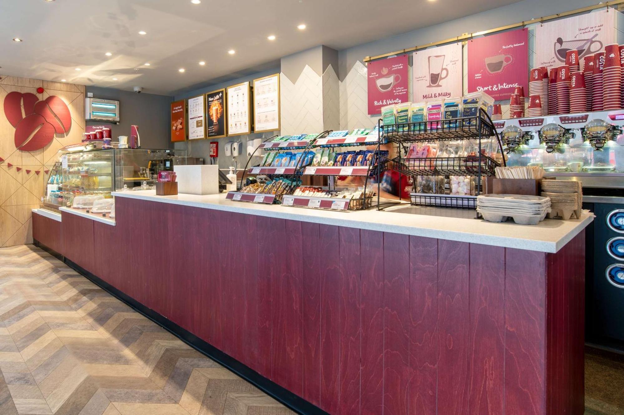 Отель Hilton London Olympia Экстерьер фото