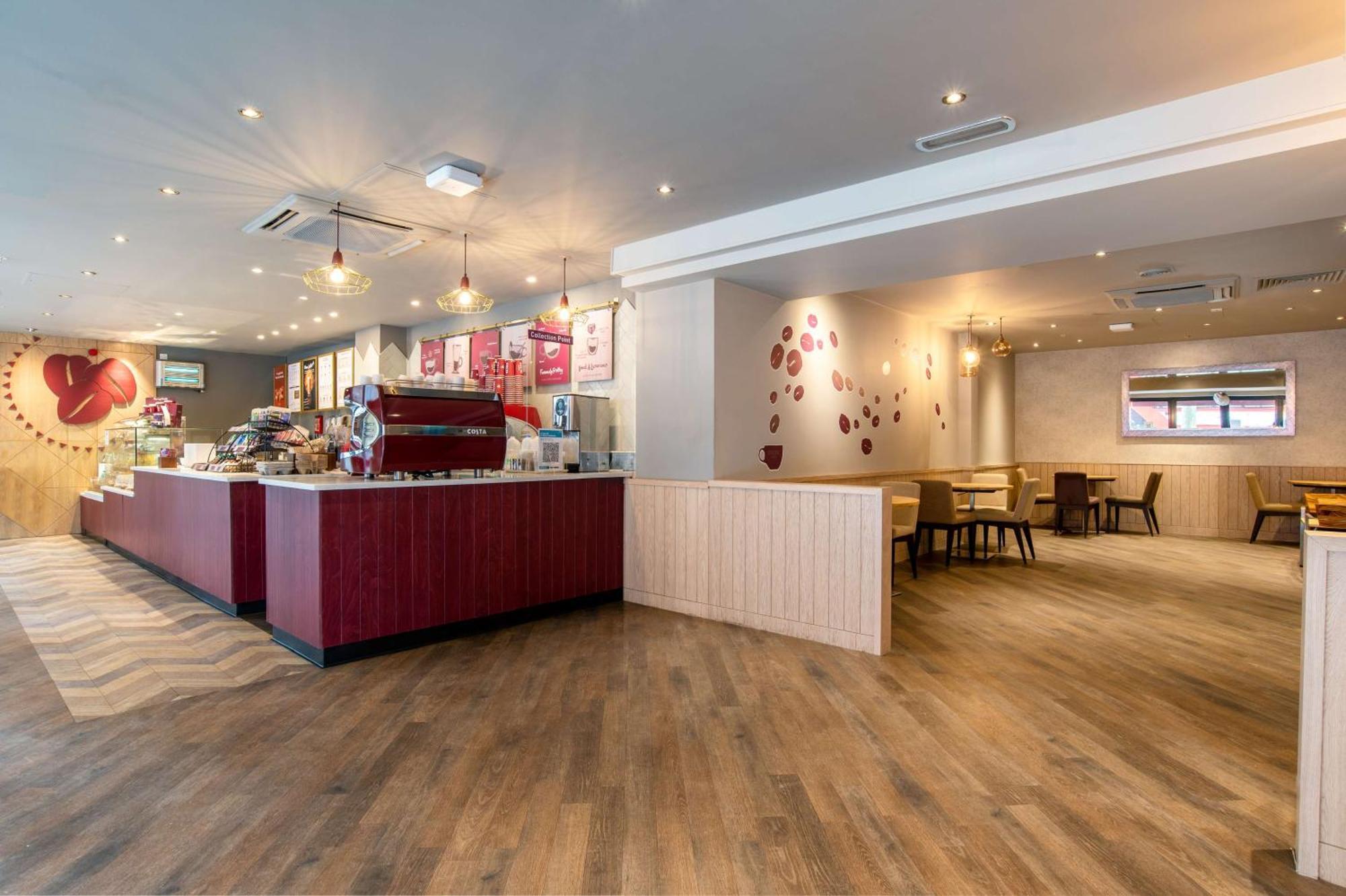Отель Hilton London Olympia Экстерьер фото